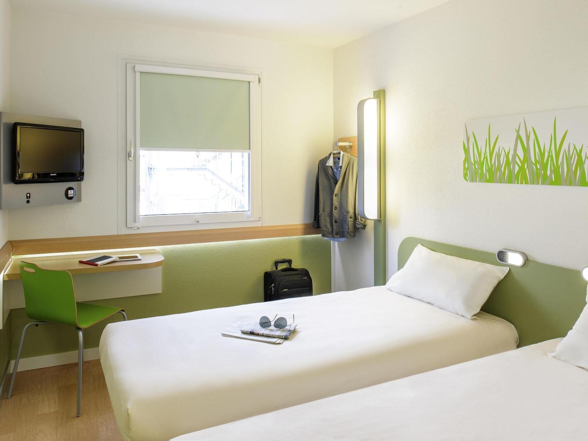 Accessible Classic Twin Room,1704971846:JPEG